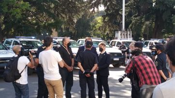 Antes de anunciar las nuevas medidas, Kicillof estuvo con Garro y Berni en la entrega de patrulleros