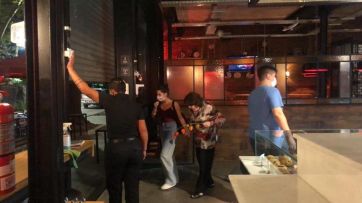 Día uno de las restricciones: persianas cerradas a las 19 y colegios privados movilizados