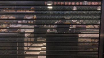 Día uno de las restricciones: persianas cerradas a las 19 y colegios privados movilizados