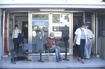 Día uno de las restricciones: persianas cerradas a las 19 y colegios privados movilizados