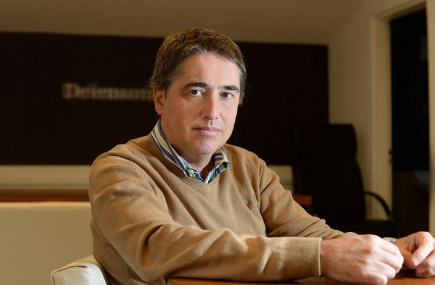 Senadores piden la cabeza del Defensor del Pueblo por