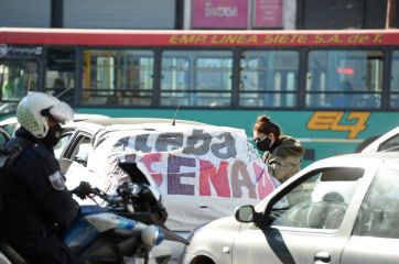 Seccionales de Suteba opositoras a Baradel marcharon a Educación contra la presencialidad