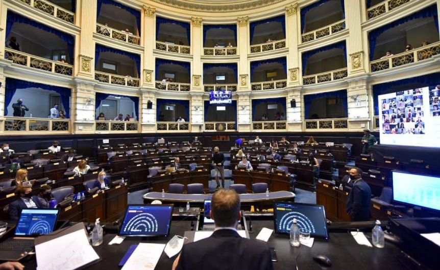 Con algunos requisitos, la oposición da vía libre para que la Provincia negocie las vacunas