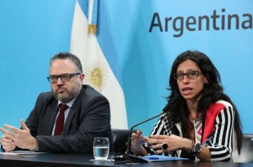 Alberto volvió enojado, tomó una medida unilateral y sacudió la interna del palacio 