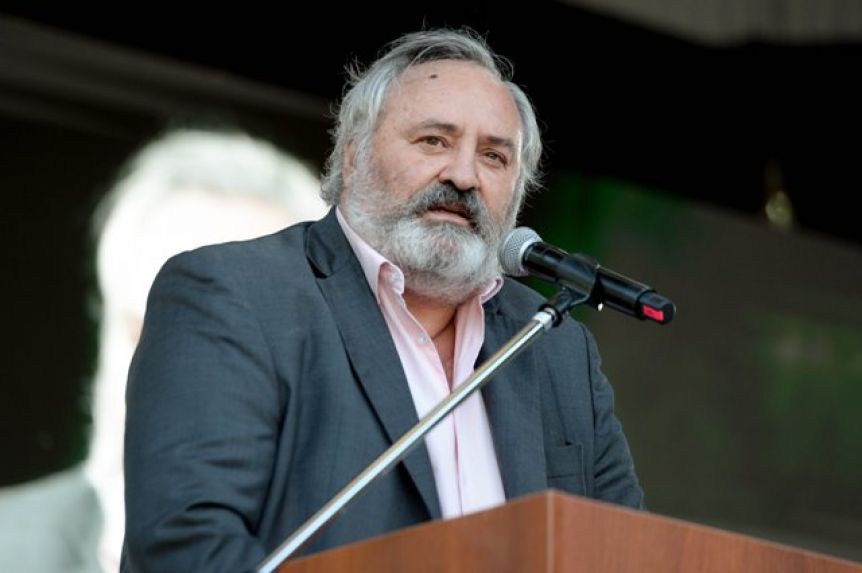 Exministro de Vidal, a fondo contra el Gobierno por la presencialidad