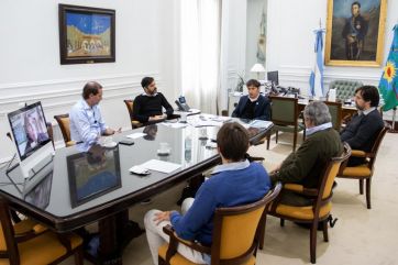 Polémica y debate por las casas de Axel