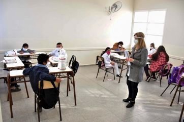 Más reclamos a Provincia: gremios de médicos y docentes critican las nuevas aperturas