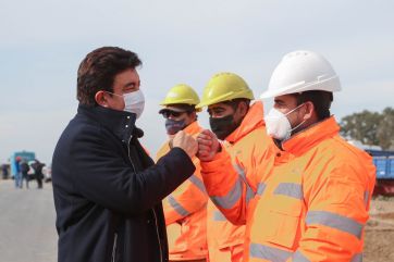 Espinoza celebró el avance de la obra sobre la Autopista Presidente Perón
