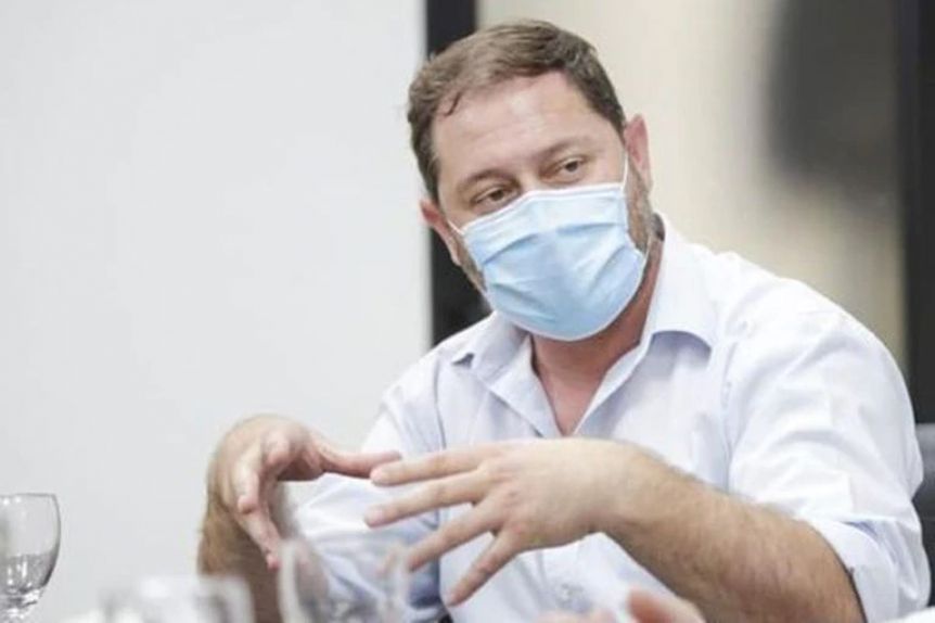 Escándalo: denunciarán a intendente que se internó en otro municipio y se llevó un respirador