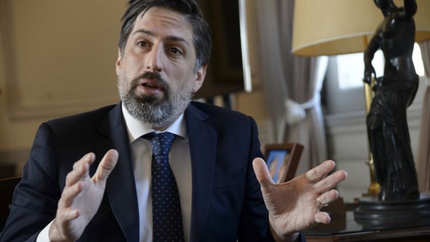Trotta celebró el regreso a las aulas en más distritos bonaerenses