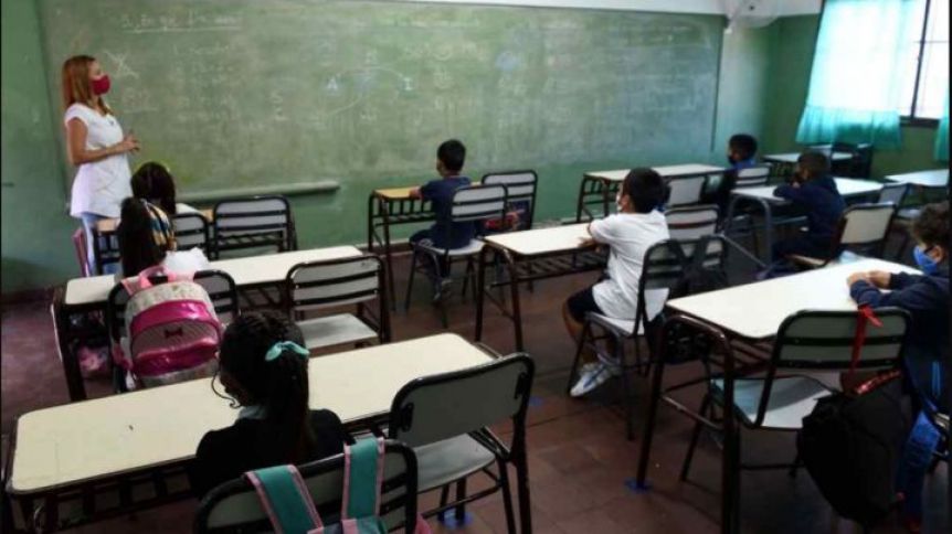 Colegios privados presionan a Vila para ampliar la presencialidad
