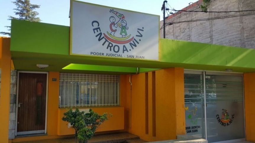 Detuvieron a una portera que se grabó abusando a un alumno