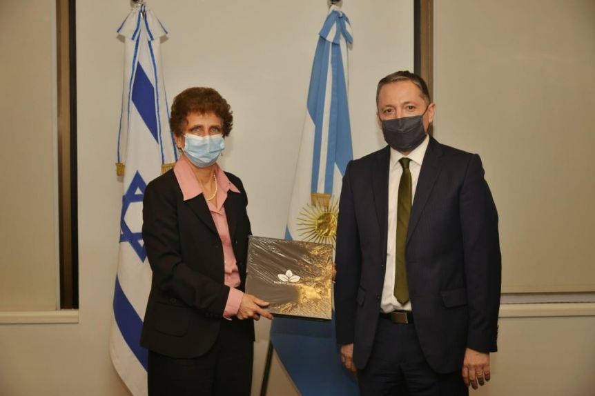 Gray se reunió con la Embajadora de Israel y dialogaron sobre inversión industrial
