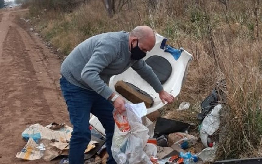 Entre la basura, intendente K buscó pruebas de un delito sanitario