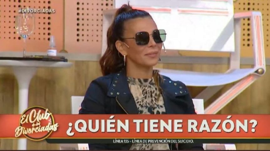 ¿Por que Ximena Capristo usa anteojos oscuros en televisión?