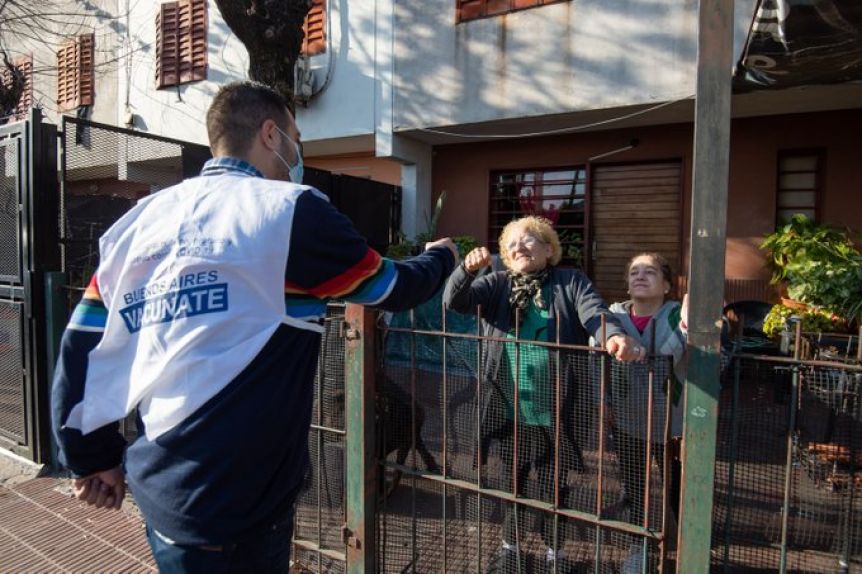 Se inmunizaron 65 mil bonaerenses sin turno en la doble jornada de postas itinerantes de vacunación