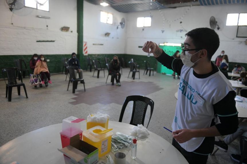 Vacunación: a dónde apuntan los nuevos anuncios de la Provincia