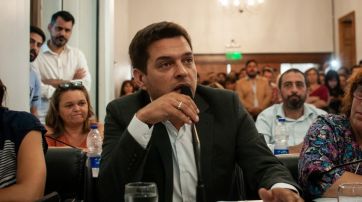 En Almirante Brown, a la espera de lo que suceda con el intendente y su  ingreso a la lista