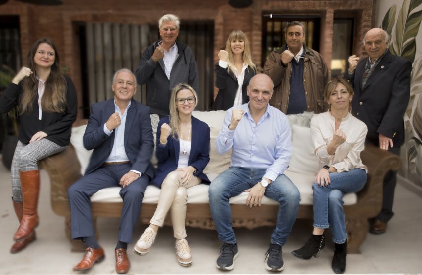 Los candidatos a legisladores provinciales que acompañan a Espert y Píparo