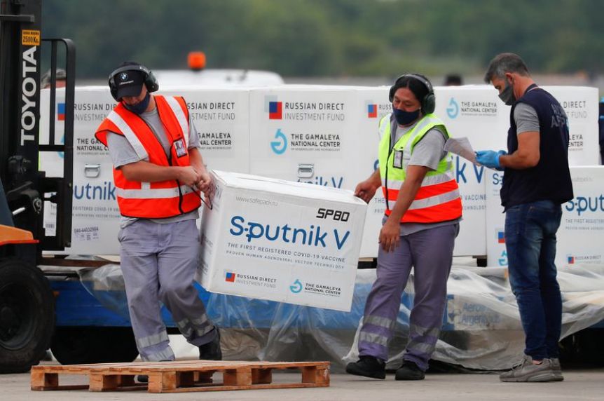 A un mes y medio de las PASO: el Gobierno acelera la vacunación, Juntos pide explicaciones