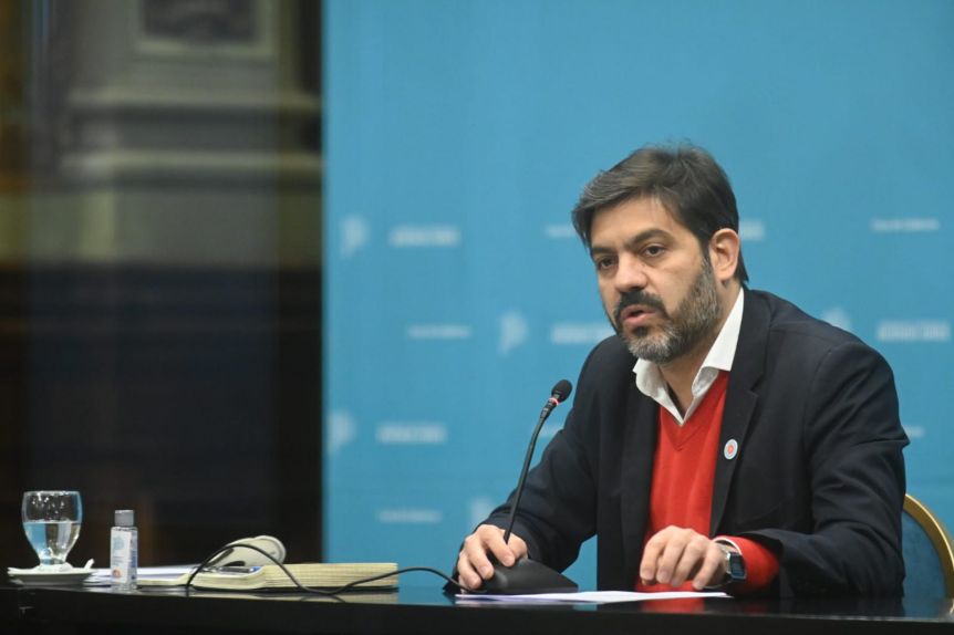 Fútbol con público y recitales, próximo objetivo de la Provincia