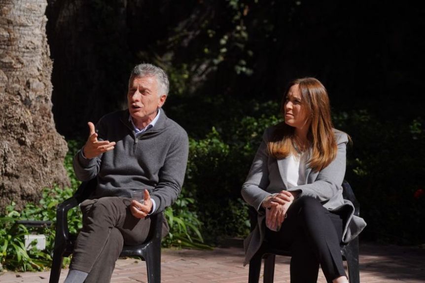 El oficialismo salió a cruzarlo a Macri tras su primera aparición en la campaña
