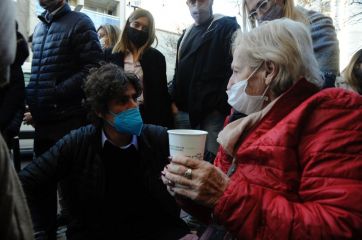 Los candidatos desplegaron su campaña por el Conurbano y el interior