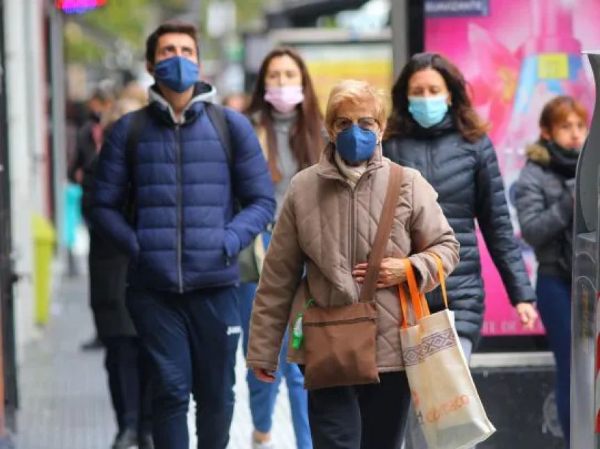 Los casos diarios de coronavirus continúan en descenso