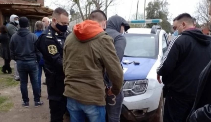 Se encontraba prófugo y fue detenido cuando se presentó como presidente de mesa