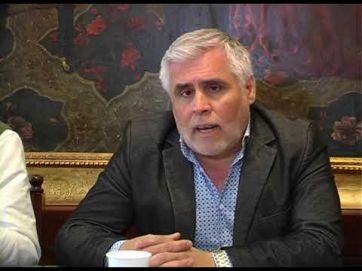 Renuncias y cambios en municipios del FdT tras la derrota en las PASO