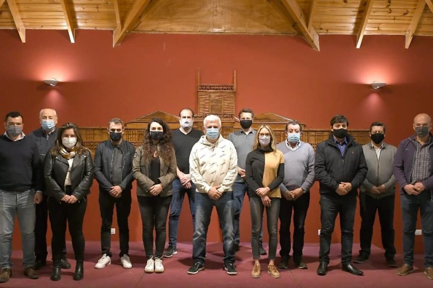 Cónclave del FdT en la Sexta: buscan apuntalar la campaña tras la derrota