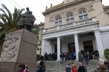 Emparche y precarización docente: fuertes críticas a la presencialidad escolar los sábados