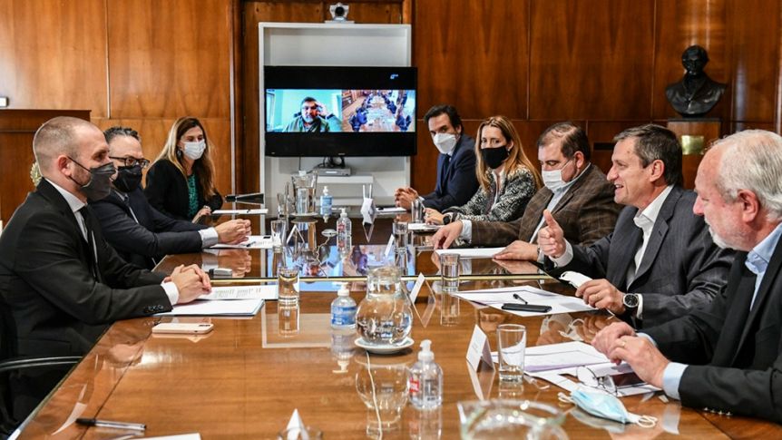 Eliminarán las retenciones a las exportaciones de servicios