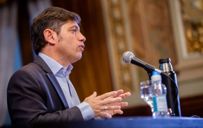 Kicillof cierra una dura semana soplando las 50 velitas, con el saludo de parte de la dirigencia