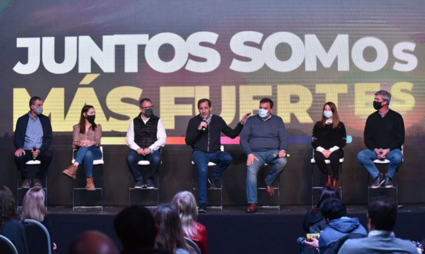 Garro y candidatos presentan lista unificada de La Plata