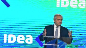 En modo campaña: pica en punta el decreto para transformar planes sociales en empleo