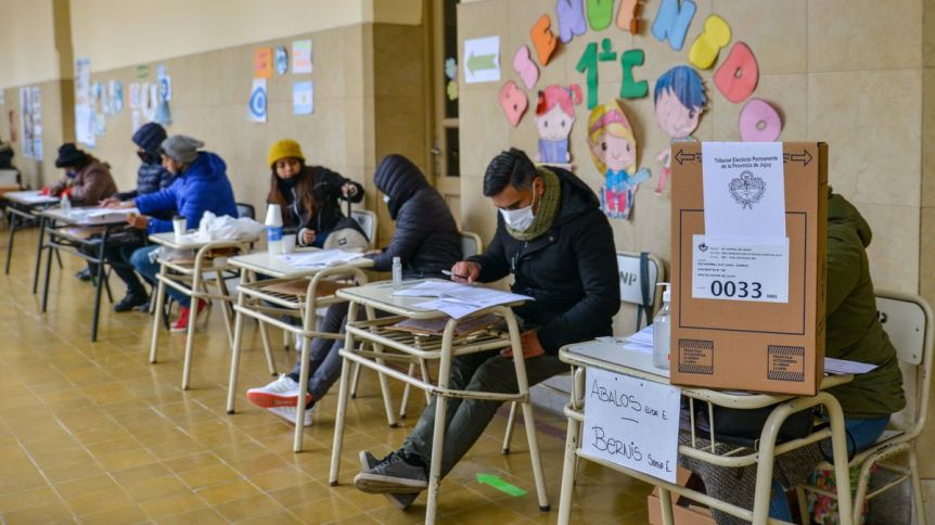 Para combatir la baja participación, aumentan los viáticos de autoridades de mesa