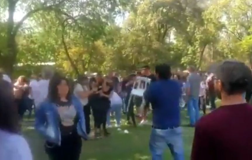 Una batalla campal en una parrilla terminó con dos mozas heridas