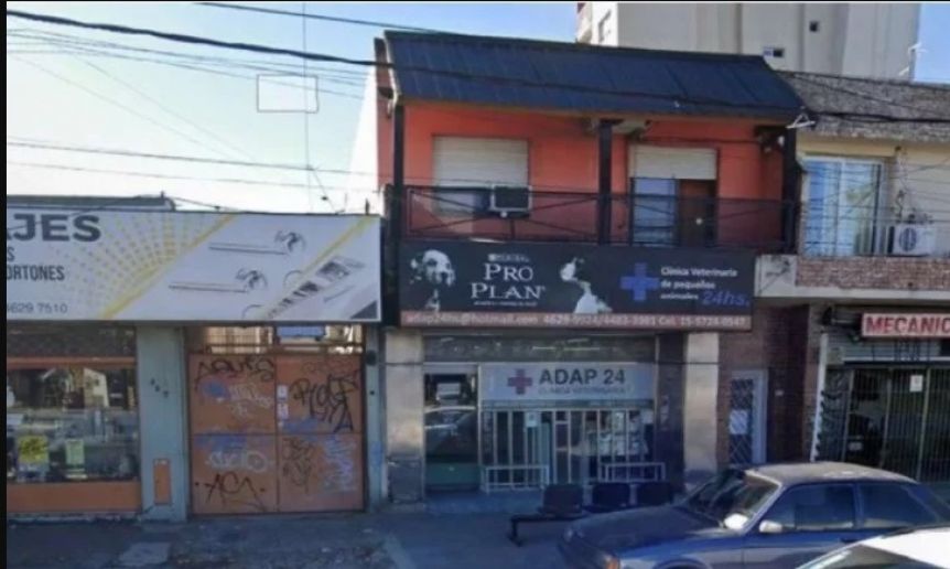 Un hombre acusó a un veterinario de matar a su perra, lo golpeó y lo dejó inconsciente