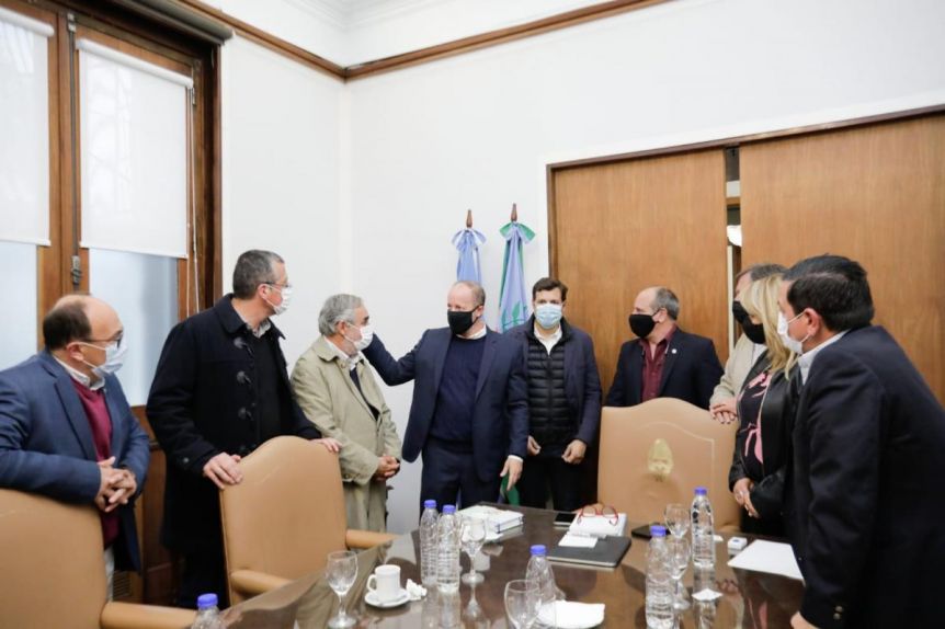 Intendentes opositores confían en