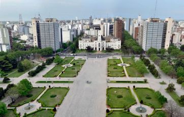 Deudas de Provincia a la vuelta de la esquina: qué pasará con La Plata y Chascomús