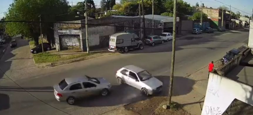 Impactante video: manejaba borracho, atropelló a un hombre y mató a otro