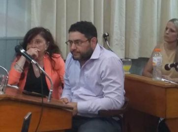 Arrecifes: Olaeta continúa asediado por el escándalo de las becas