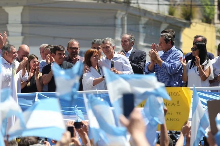 Macri criticó los controles viales y AUBASA lo cruzó: