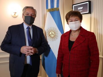 Aire para el Gobierno: el G20 recomendó al FMI revisar su política de sobrecargos