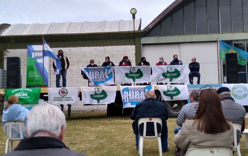 En el último tramo electoral, el campo sale con los tapones de punta