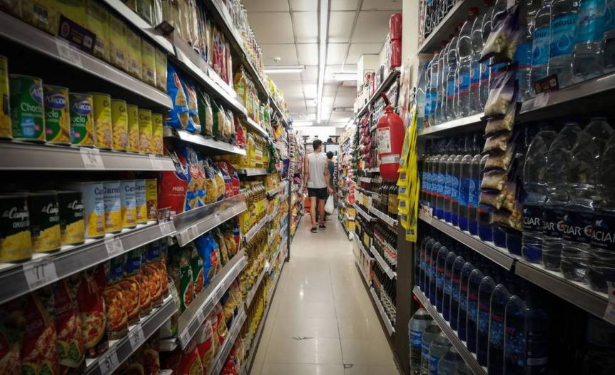 Acorralado por la inflación, el Gobierno busca ampliar la llegada de Precios Cuidados