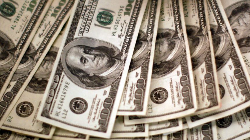 El dólar blue tocó un nuevo techo histórico: cerró a $205 para la venta