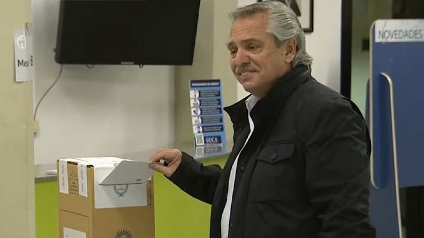 Alberto emitió su voto y pidió que