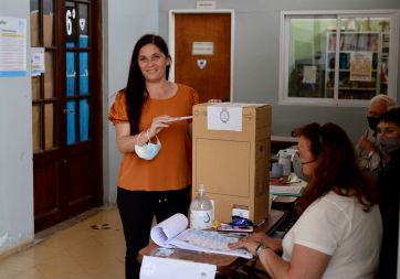 Los tempraneros: qué intendentes, funcionarios y legisladores ya emitieron su voto